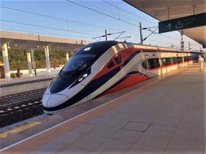 ラオス高速鉄道で行く！ビエンチャン発・世界遺産ルアンパバーン日帰りツアー