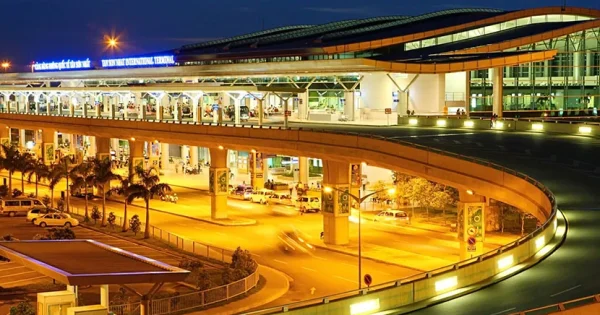 【ベトナム】タンソンニャット空港で入国手続きが変更　4月15日より事前オンライン申告が義務化